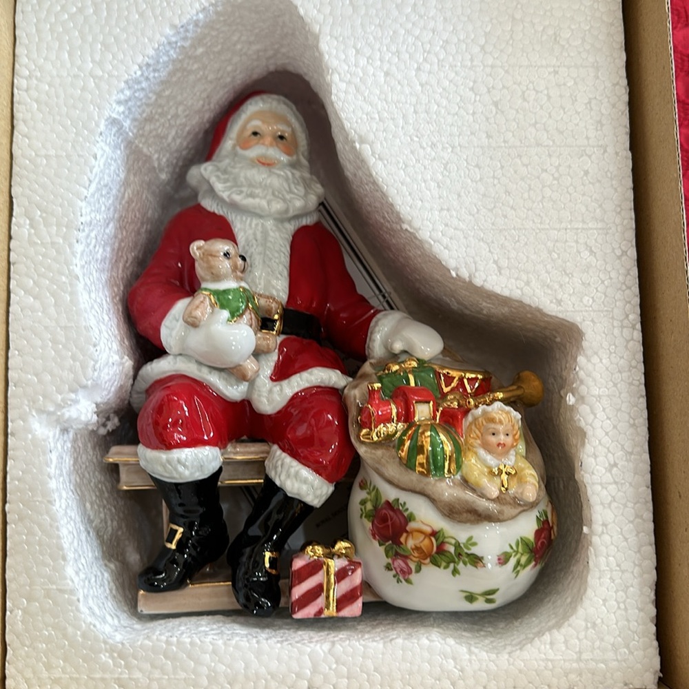 Royal Albert Santa